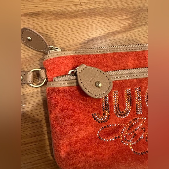 NWOT juicy couture terry cloth wristlet! - Picture 3 of 8